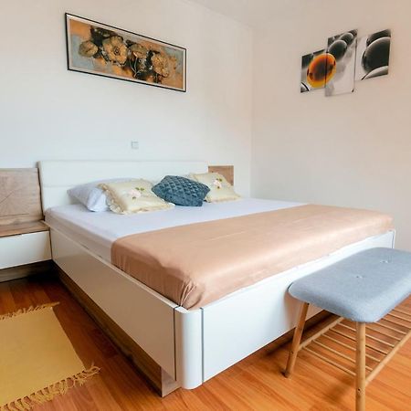 Apartmani Ivan Lopar Zewnętrze zdjęcie