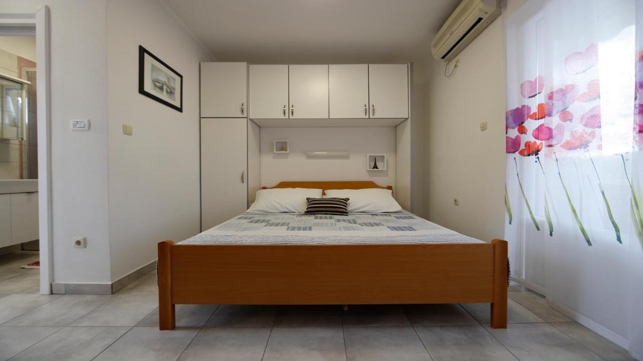 Apartmani Ivan Lopar Zewnętrze zdjęcie